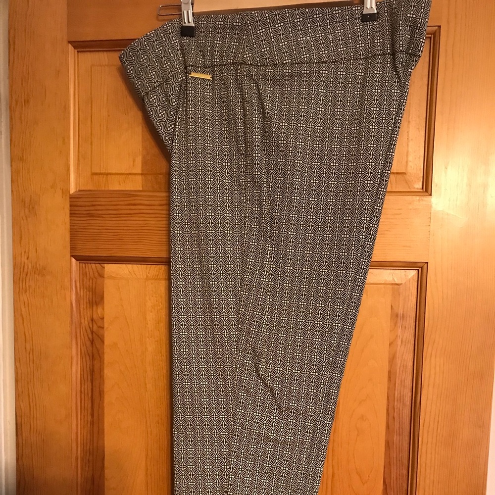 Ankle length stretch pants